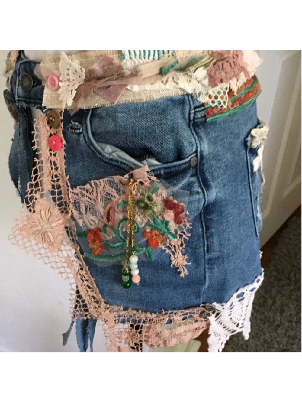 Hand Crafted Denim Belt Upcycled with Laces and Embroidered by hand Size 31 - Picture 2 of 12